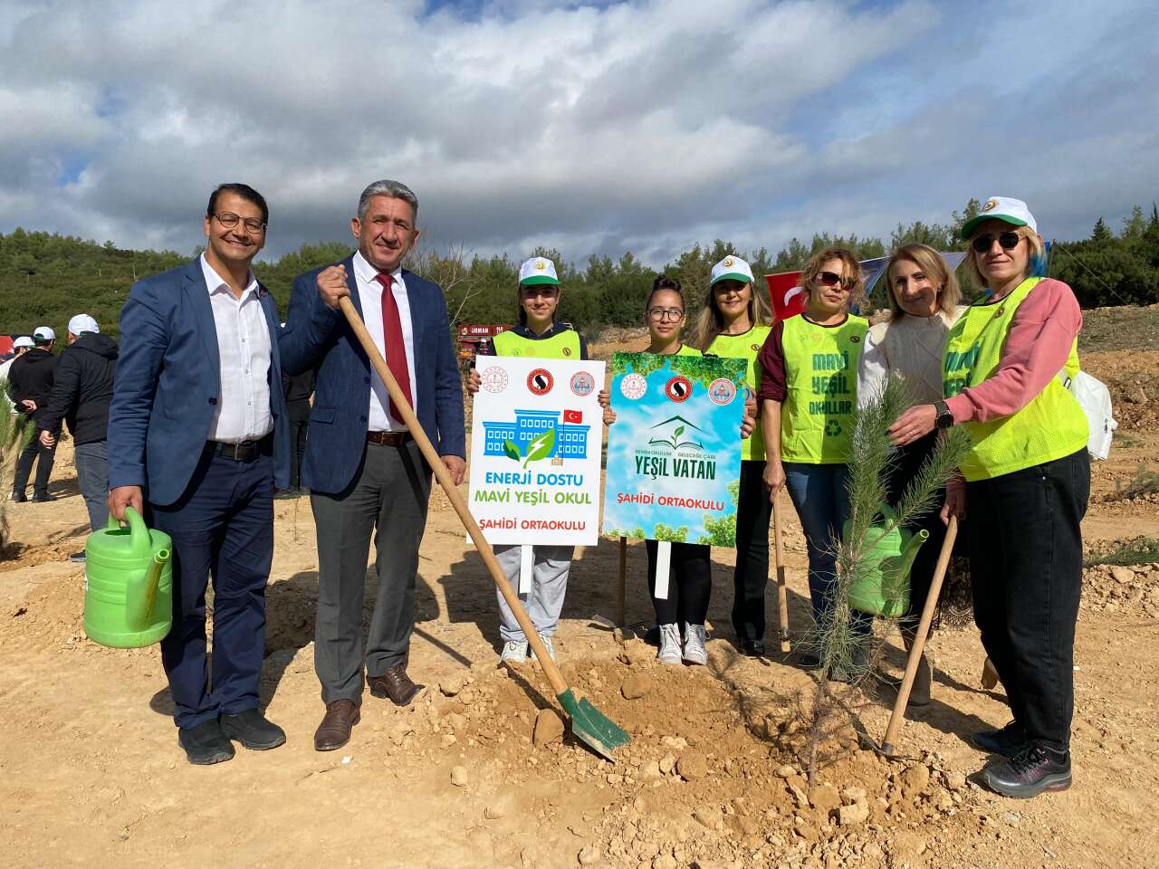Menteşe’de “Geleceğe Nefes, İnsanlığa Nefes” Etkinliğiyle Fidanlar Toprakla Buluştu 5